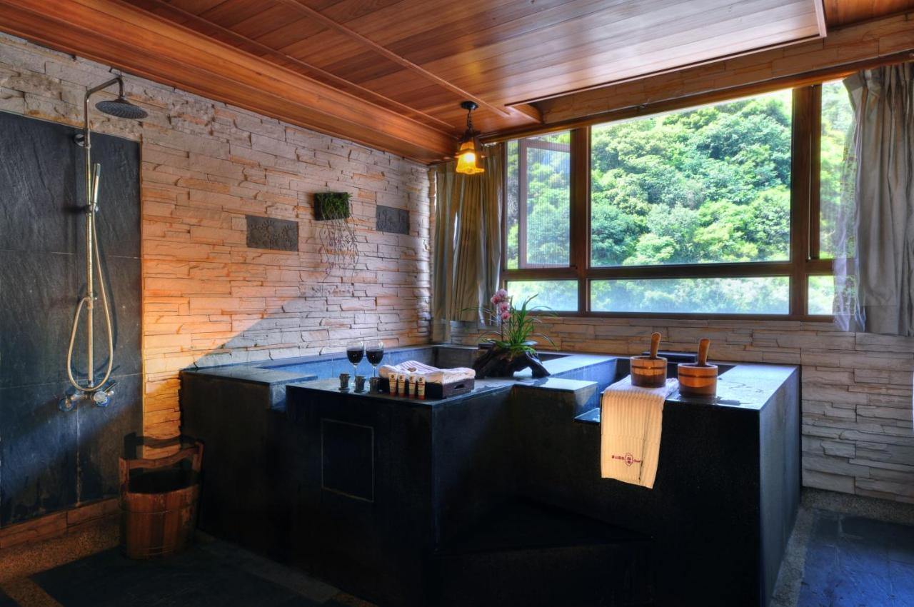 Chief Villa Hot Spring Resort Ренай Екстериор снимка