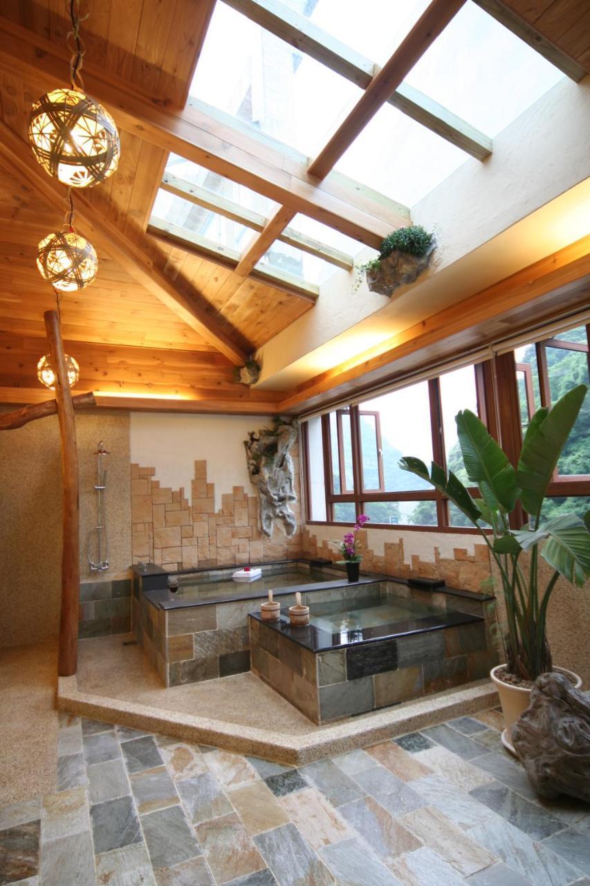 Chief Villa Hot Spring Resort Ренай Екстериор снимка